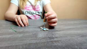 Вентилятор из батарейки и магнита