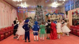 "Новогодняя хороводная"  Детская песенка
