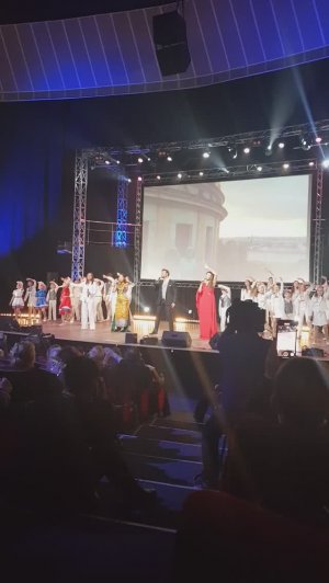 "Пойдем со мной". Шоу "Танго втроем". Видео канала Мой Петербург.