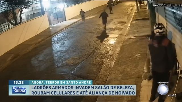 Moradores de Santo André enfrentam onda de assaltos смотреть онлайн