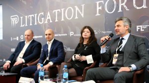 Сергей Ковалев  модератор сессии в рамках  Litigation Forum организованного Pravo.ru 19.11.2024 г.