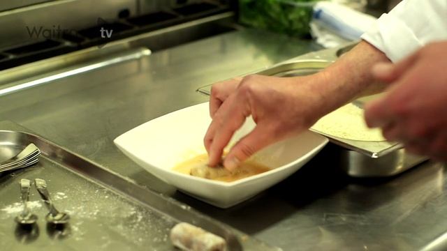 Waitrose Cricket Cook Off | Emirates Old Trafford | Bury Black Pudding and Cheese Croquettes смотреть онлайн