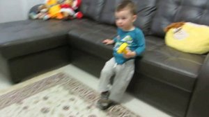 Тает лед (танец полуторагодовалого малыша)