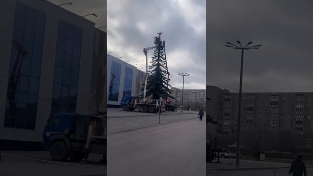 Ёлочку поставили пора и снежку пойти в Оренбурге🎄