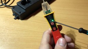 📌 Bezdotykowy jednobiegunowy próbnik napięcia Volt Detector 12–1000 V AC - Wiha 43797
