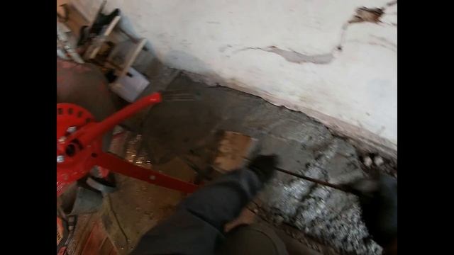Бетонирование пола в гараже.