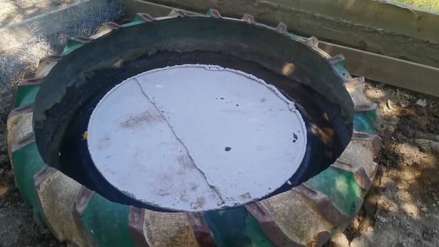 Отсадил уток, залил воду в колесо МТЗ. смотреть онлайн