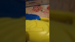 ASMR водный пистолет ( классно стреляет водой )