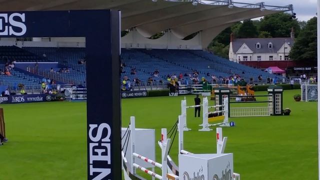 QH Amor and Yuri Mansur Dublin 5* смотреть онлайн