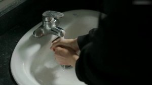 Siswi melahirkan di toilet dan membuang anak di toilet