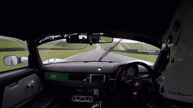 Cadwell Park unexpected uphill aquaplane park straight VX220 SC смотреть онлайн