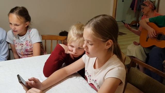 Спускается вечер на землю смотреть онлайн