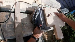 Как Василий делает из спила сувеля доску разделочную.