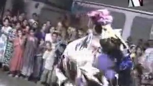 БОБОЧОНИ  ЧУМАХОН  ДАР ФАРХОРЧОН10317