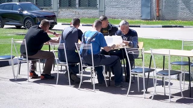 400 порции плова в поселке Советский. Праздничный обед на 98- летие завода.
