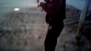 Жесть...Человек нырнул в уличный туалет...