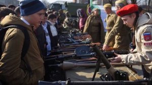 Автополивочная военная машина