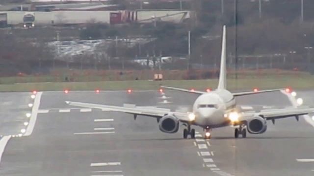 STORM BARBARA Blueair 737 extreme crosswind landing video filmed смотреть онлайн