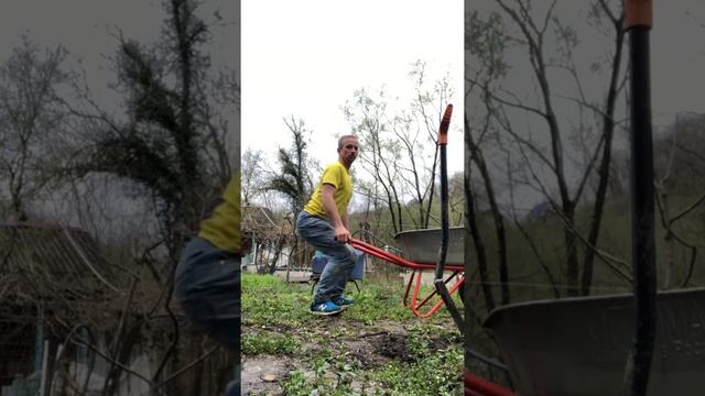 Работа в огороде, как фитнес. Правило ровной осанки