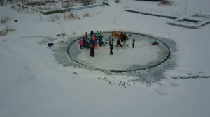 Гридин Павел крутит льдину