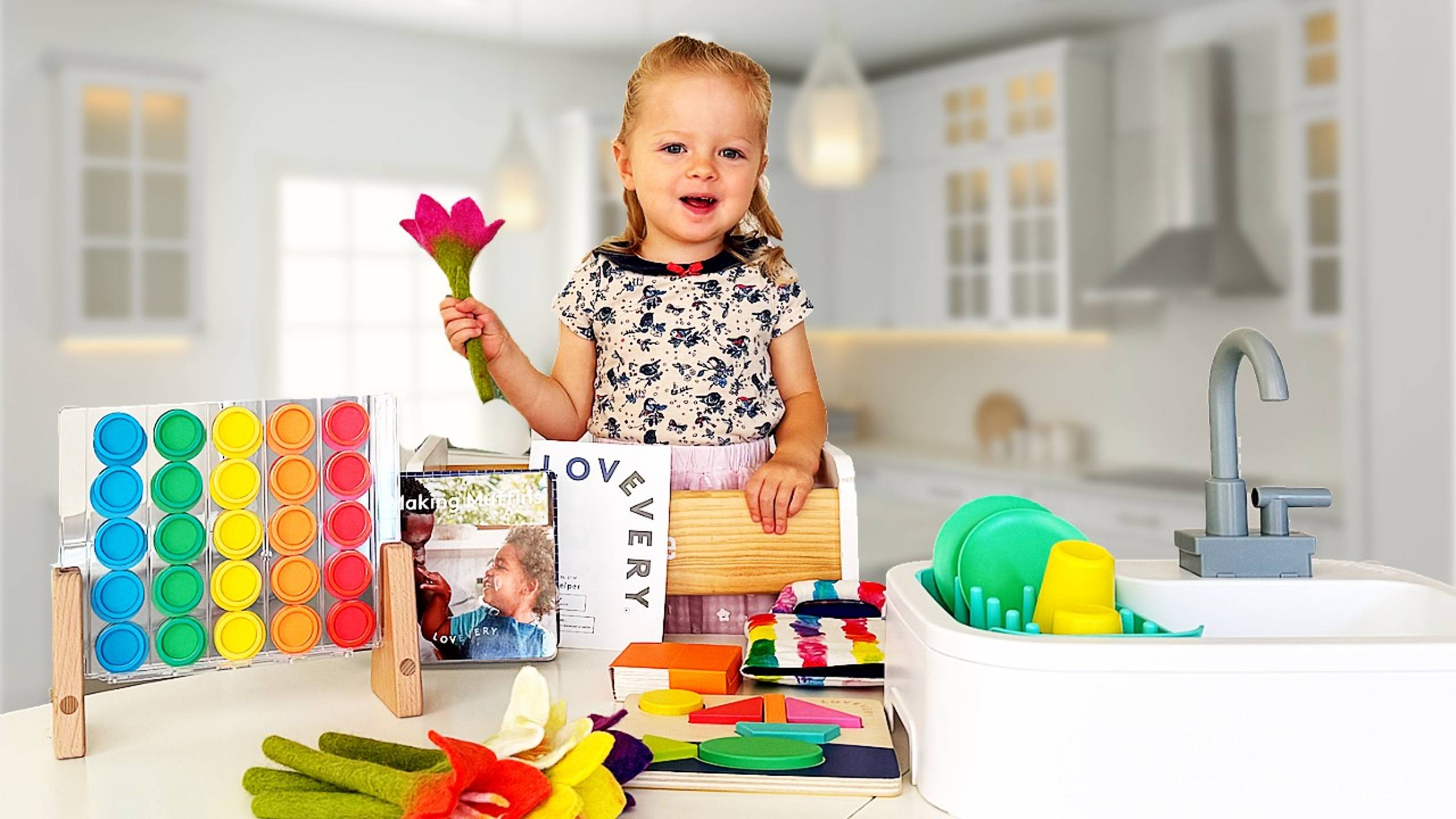 Распаковываем и играем: игровой набор "Помощник" от Lovevery для детей 2-3 лет смотреть онлайн