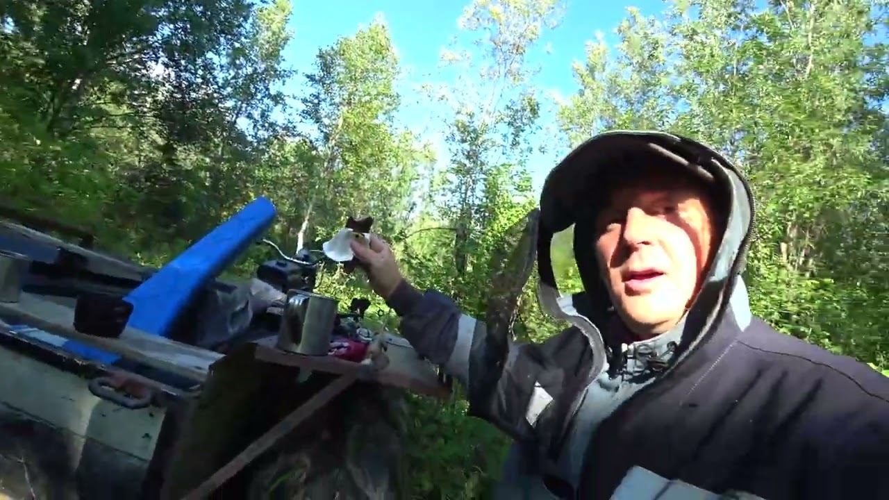 Ловим хариуса. Ездим на трехколесном вездеходе. Собираем мяту на зиму. смотреть онлайн