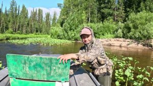 Рыбалка на реке. Быт в тайге. Заготовка дров.