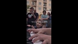 Девочка попросила сыграть мелодию из фильма титаник