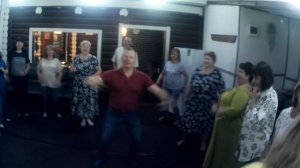 Встреча выпускников  1993г, танцы начинаются.