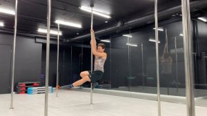 Развиваю навыки Pole Dance / Pole Sport || учусь держаться на пилоне :)