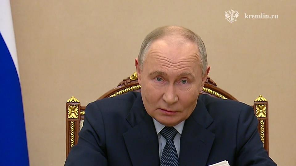 Путин: массированный удар "Орешника" сопоставим с оружием стратегического назначения