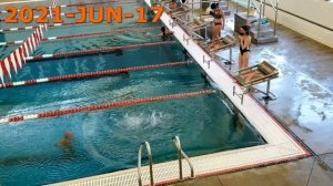 Учусь прыгать в бассейн с тумбы