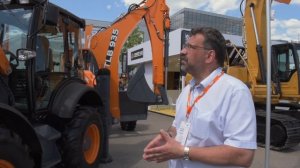 Экскаватор-погрузчик UMG СДМ TLB 935 (на равновеликих колёсах)