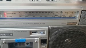 HITACHI TRK-8800 слушаем