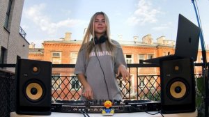 Dark Feel Melodic-House-LIVE-Home-Terrace-Music