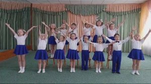 Песня о родном городе. С папою и мамой теплым летним днем Автор: Куликова Н.