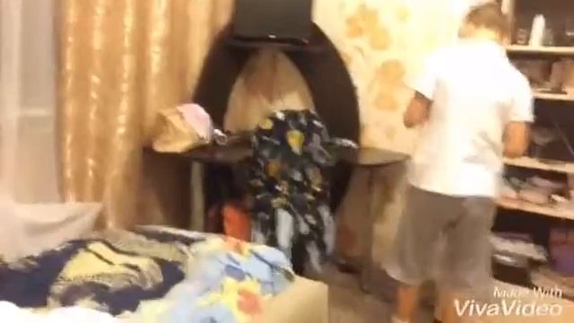 WATER BOTTLE FLIP CHALLENGE (feat. Артём Ивановский) №1 смотреть онлайн