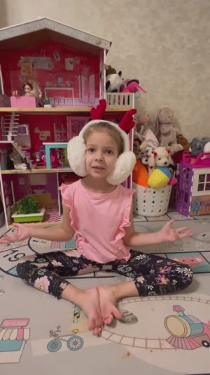 Занятие гимнастикой для девочек (тренер Павлова Ксения Игоревна).