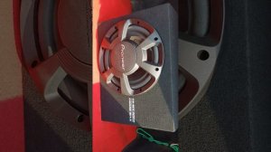 subwoofer pioneer 1300w modelo TS-WX306B