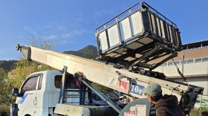 Лестничная автовышка под заказ из Кореи https://kc-export.ru/