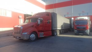 Работы нету таксуем по городу на Петербилт387