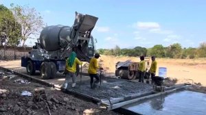 AIMIX Автобетоносмеситель с самозагрузкой для заливки дорог#AIMIX #AIMIXGROUP