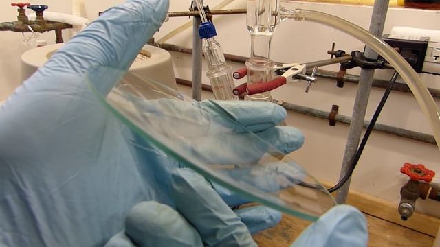 Chlorinating C2Cl4 to C2Cl6 смотреть онлайн