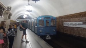 Ретро поезд метро Еж