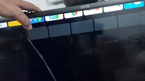 Kivi 32F700GU нет подсветки.