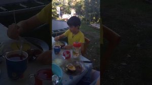 Шашлык на природе с натуральным армянским кетчупом. Мы славно поработали и славно отдохнём!