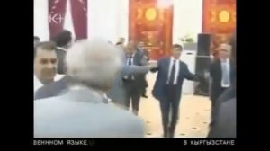 Президент Таджикистана Эмомали Рахмон поет песни и танцует