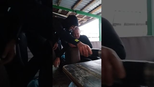 Плечо вышло из чата