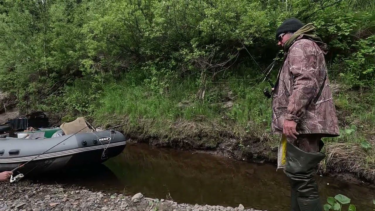 Рыбалка на ХАРИУС. Медведь домушник опять зашел в избу смотреть онлайн