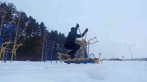 Тренировка ног . Эллиптический тренажёр.